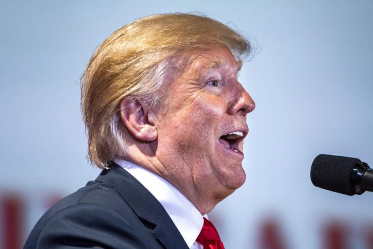 TRUMP DIZ QUE PROCESSO LEGAL CONTRA A SUA FUNDAÇÃO “É RIDÍCULO”