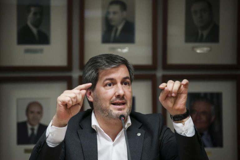 BRUNO DE CARVALHO DESAFIA MARTA SOARES PARA DEBATE NA TELEVISÃO DO SPORTING