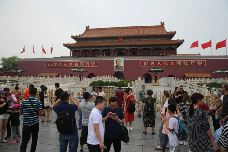 CHINA DENUNCIA CHANTAGEM DOS EUA E AMEAÇA RETALIAR CONTRA NOVAS TAXAS ADUANEIRAS