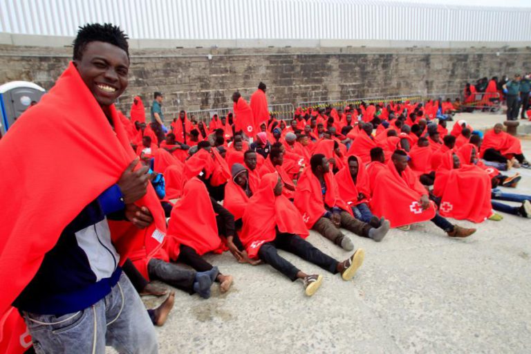 MANIFESTAÇÃO EM PARIS DE APOIO A MIGRANTES