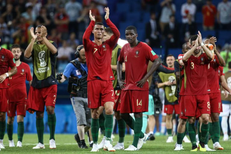 PORTUGUESES E ESPANHÓIS “COROAM” RONALDO COMO ‘REI’ DA PENÍNSULA IBÉRICA