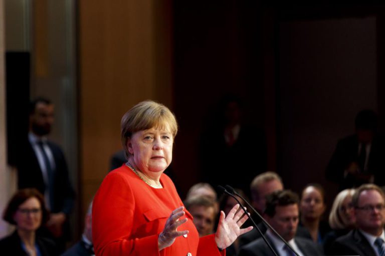 MERKEL DESMENTE TRUMP SOBRE AUMENTO DO CRIME NA ALEMANHA