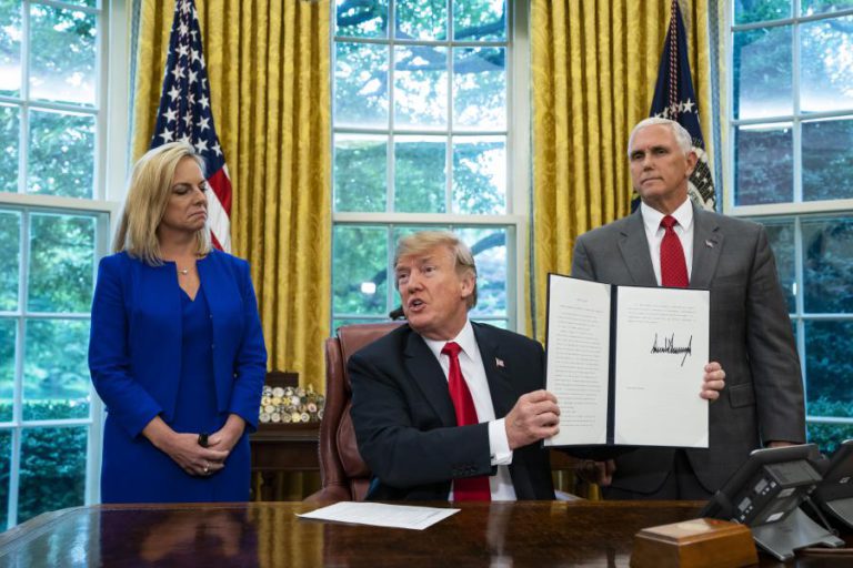 ESTADOS UNIDOS VÃO DEIXAR DE SEPARAR CRIANÇAS DOS PAIS IMIGRANTES NA FRONTEIRA