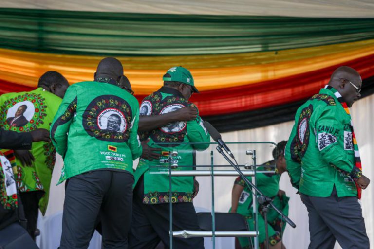 UM DOS VICE-PRESIDENTES DO ZIMBABUÉ FERIDO NA EXPLOSÃO NO SUL