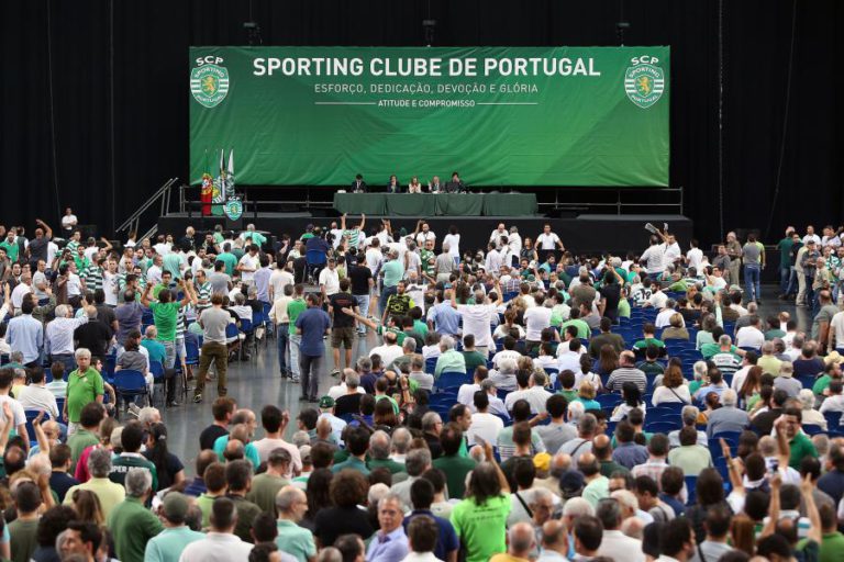 BRUNO DE CARVALHO FOI À ASSEMBLEIA GERAL DO SPORTING