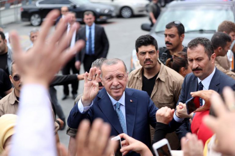 ERDOGAN À FRENTE NAS PRESIDENCIAIS NA TURQUIA APÓS CONTAGEM DE UM QUARTO DOS VOTOS