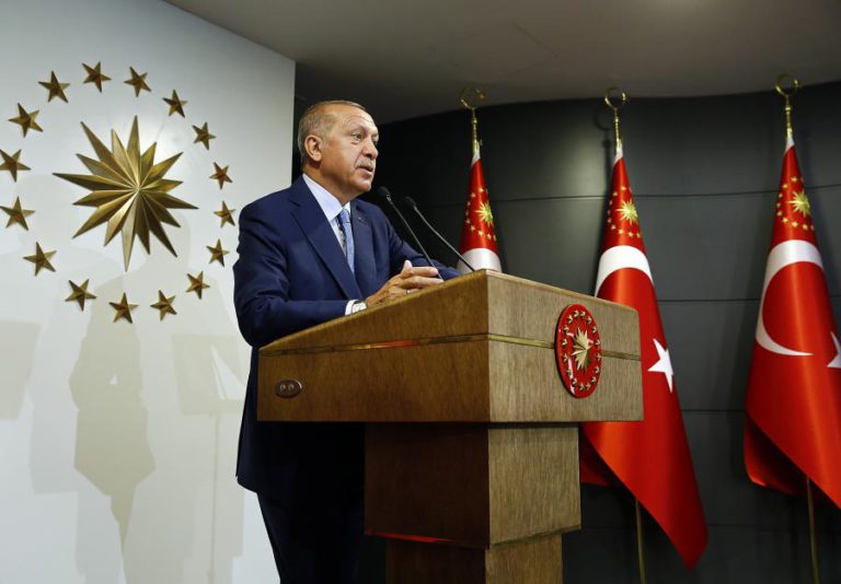 ERDOGAN REIVINDICA VITÓRIA NAS ELEIÇÕES PRESIDENCIAIS E LEGISLATIVAS TURCAS