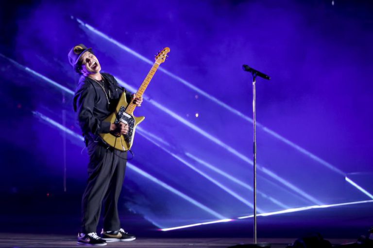 ROCK IN RIO: BRUNO MARS SEDUZIU, MAS O PÚBLICO JÁ ESTAVA RENDIDO