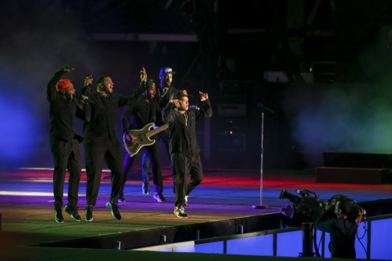 BRUNO MARS SEDUZIU NO ROCK IN RIO, MAS O PÚBLICO JÁ ESTAVA RENDIDO