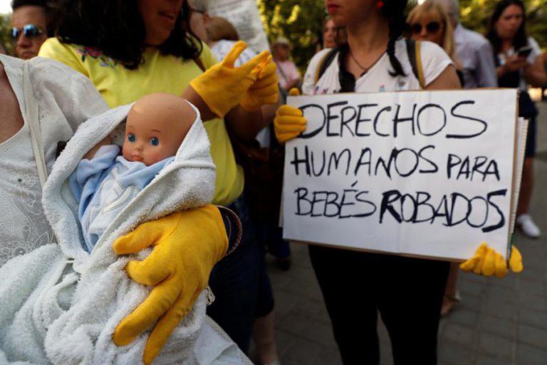 JULGAMENTO DOS “BEBÉS ROUBADOS” FOI HOJE SUSPENSO EM ESPANHA