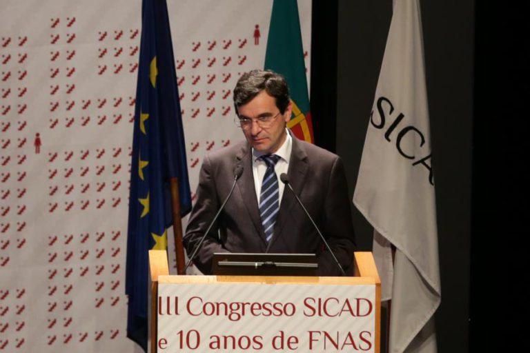 SNS TEM DE AUMENTAR CAPACIDADE DE RESPOSTA NA OFTALMOLOGIA, DIZ MINISTRO