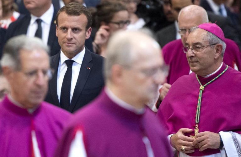FRANÇA EMPENHADA EM RELAÇÃO DE AMIZADE E CONFIANÇA COM VATICANO, DIZ MACRON