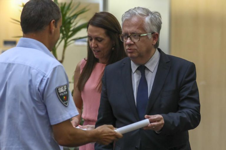 PORTUGAL TEM CONDIÇÕES PARA ACOLHER UM DÉCIMO DOS IMIGRANTES DO LIFELINE