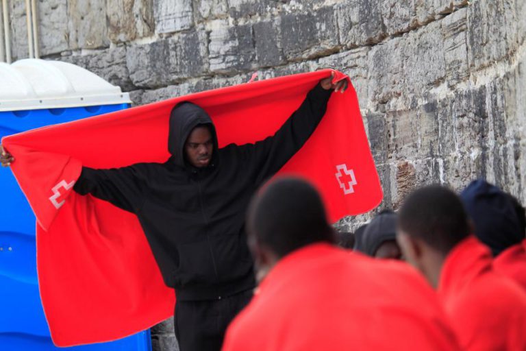 MALTA E ITÁLIA RECUSAM ENTRADA DE EMBARCAÇÃO DE ONG ESPANHOLA COM 60 MIGRANTES