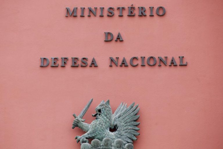 GOVERNO SUBLINHA QUE ESCLARECIMENTOS SOBRE TANCOS SÓ PODEM SER DADOS POR MINISTÉRIO PÚBLICO