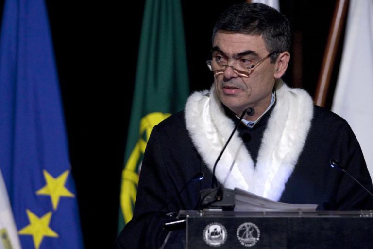 REITOR DA UNIVERSIDADE DE LISBOA RECUSA-SE A FALAR SOBRE PRECARIEDADE