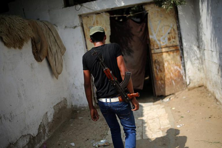 GRUPO MATA DUAS PESSOAS E ROUBA ARMAMENTO NO NORTE DE MOÇAMBIQUE