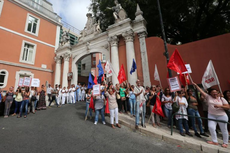 CENTRO HOSPITALAR “RECONHECE O ESSENCIAL DAS QUEIXAS” DE CHEFES DEMISSIONÁRIOS