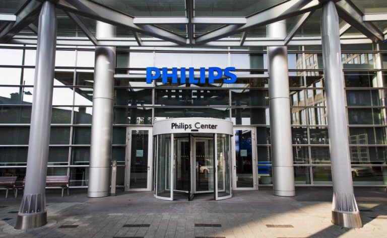 LUCRO DA PHILIPS CAI 77,1% NO 1.º SEMESTRE PARA 126 ME