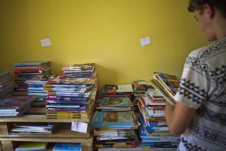 MANUAIS UTILIZADOS SERÃO REDISTRIBUÍDOS PELOS ALUNOS ATRAVÉS DA PLATAFORMA MEGA