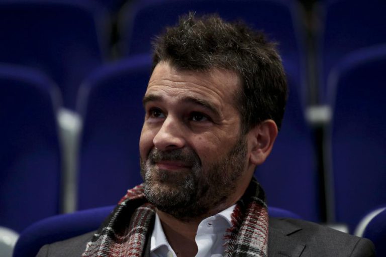 DIRETOR DO PÚBLICO DEMITE-SE DEPOIS DE ADMINISTRAÇÃO DESPEDIR DIRETOR-ADJUNTO