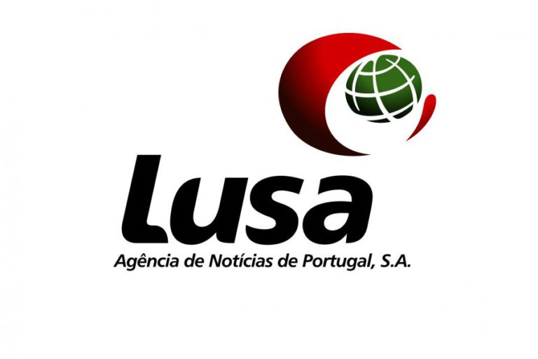 INCÊNDIO EM COBERTURA DE PRÉDIO DE CINCO ANDARES NA BAIXA DE LISBOA