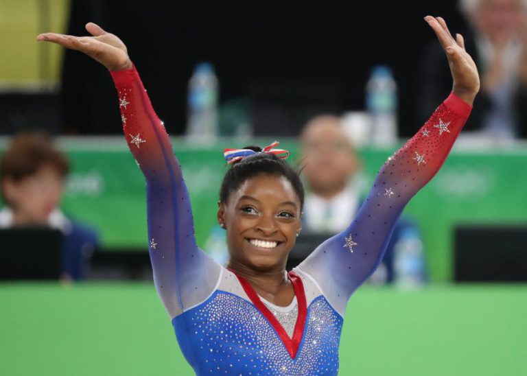CAMPEÃ OLÍMPICA SIMONE BILES REGRESSOU À COMPETIÇÃO COM VITÓRIA EM CASA