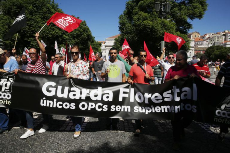 GUARDAS-FLORESTAIS INICIAM GREVE DE TRÊS DIAS