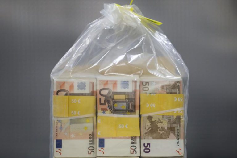 BANCOS REDUZIRAM CRÉDITO MALPARADO EM 1,7 MIL ME NO 1.º TRIMESTRE