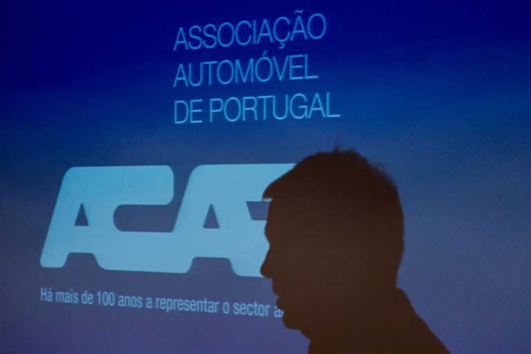 VEÍCULOS REGISTADOS SOBEM 5,4% NO 1.º SEMESTRE