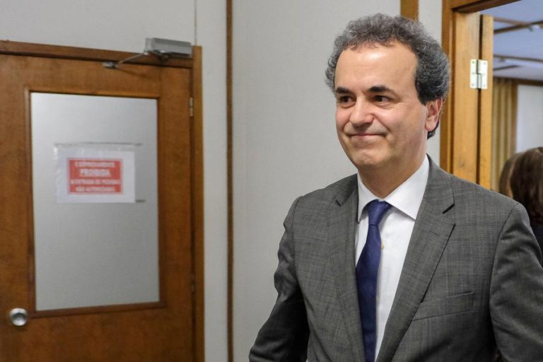 MINISTÉRIO DA SAÚDE ADMITE REVER ATRATIVOS PARA COLOCAR MÉDICOS NO ALGARVE