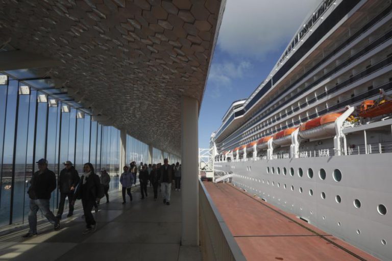 MAIS 28 MIL PASSAGEIROS DE CRUZEIROS EM LISBOA NO 1.º SEMESTRE