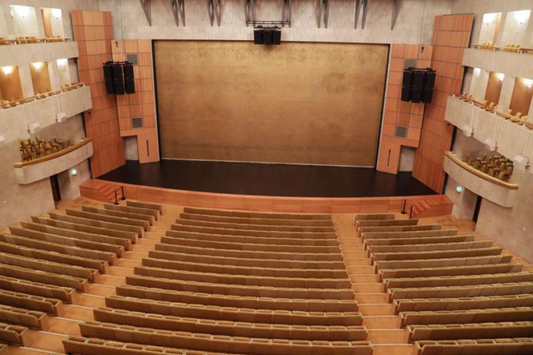 COMPANHIA BELGA ESTREIA-SE NO FESTIVAL DE ALMADA COM “FORA DE CAMPO” NO CCB