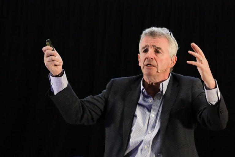 CEO DA RYANAIR RENUNCIA A BÓNUS SALARIAL