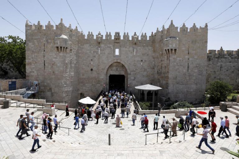 POLÍCIA ISRAELITA FECHA ACESSOS À MESQUITA DE AL-AQSA APÓS DISTÚRBIOS