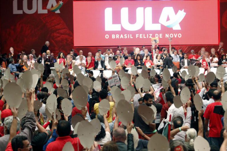 PT DIZ QUE LIBERTAÇÃO DE LULA DA SILVA LHE DARÁ CONDIÇÕES PARA DISPUTAR ELEIÇÕES NO BRASIL