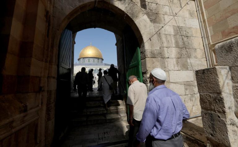 ISRAEL REABRE ACESSOS À ESPLANADA DAS MESQUITAS EM JERUSALÉM