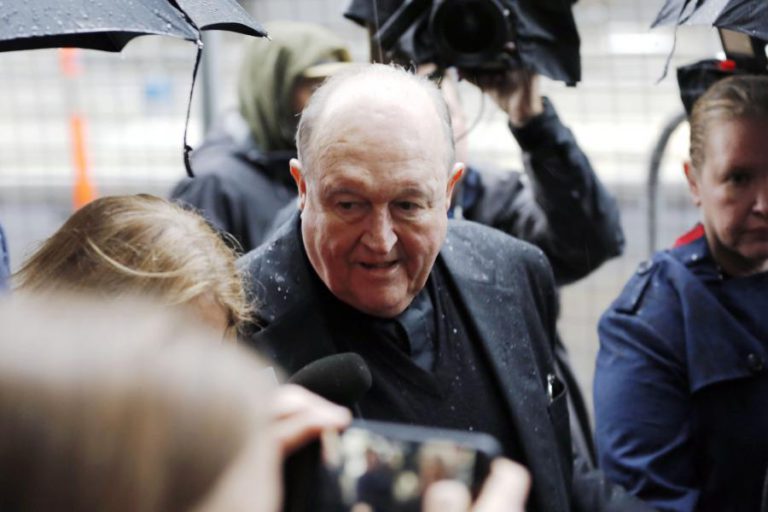 ARCEBISPO AUSTRALIANO CONDENADO A 12 MESES DE PRISÃO POR ENCOBRIR ABUSOS SEXUAIS
