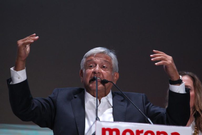 RECÉM-ELEITO PRESIDENTE DO MÉXICO QUER AJUDA DO PAPA PARA TRAZER PAZ AO PAÍS