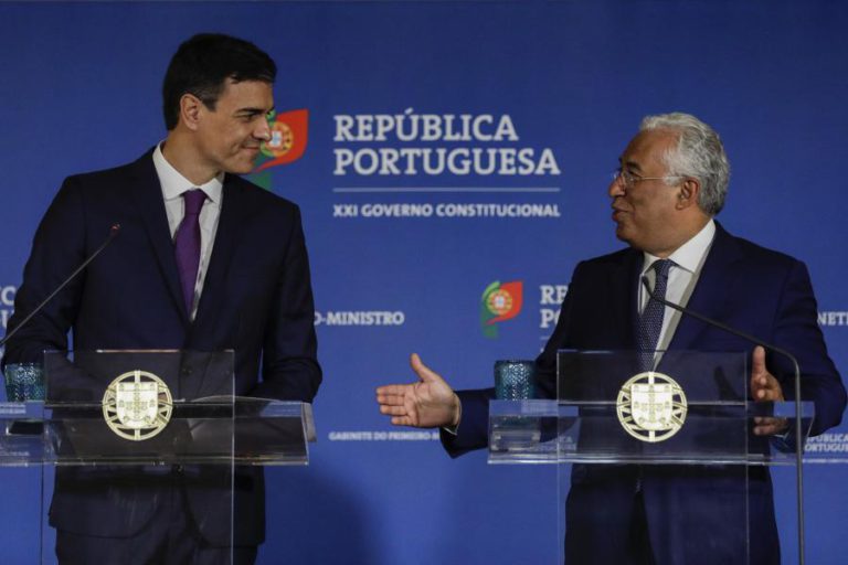 COSTA RECUSA DAR AULAS SOBRE SOLUÇÃO DE GOVERNO MAS SÁNCHEZ ASSUME INSPIRAÇÃO