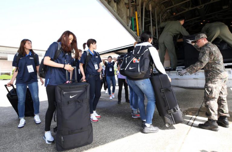 EQUIPAS DE BASQUETEBOL DA COREIA DO SUL EM PYONGYANG PARA JOGAREM AMIGÁVEIS