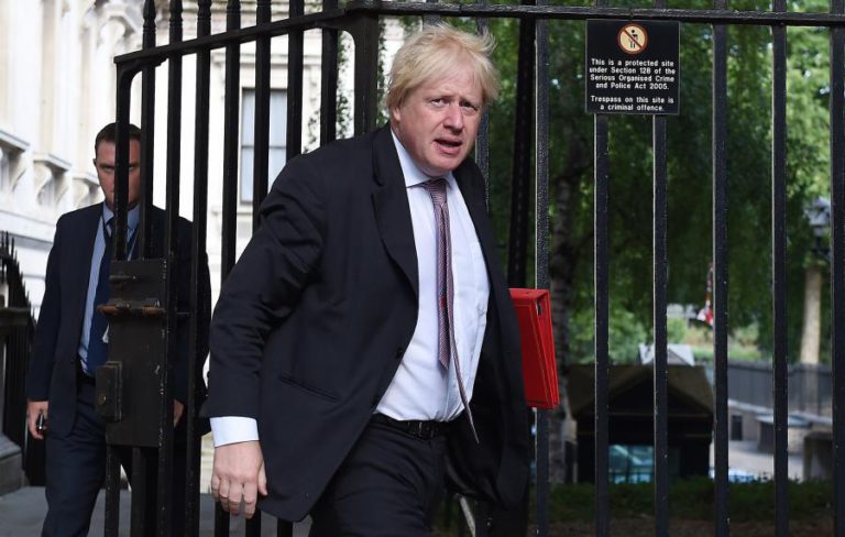 MNE BRITÂNICO BORIS JOHNSON DEMITIU-SE