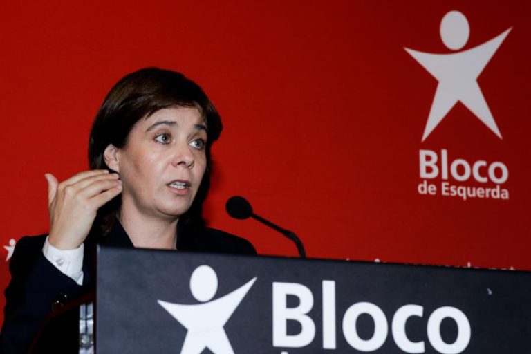 CATARINA MARTINS PEDE AOS DEPUTADOS DO PS “CABEÇA FRIA” CONTRA “CHANTAGEM” DA LEI LABORAL