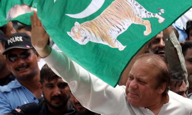 EX-PRIMEIRO-MINISTRO NAWAZ SHARIF É HOSPITALIZADO NO PAQUISTÃO