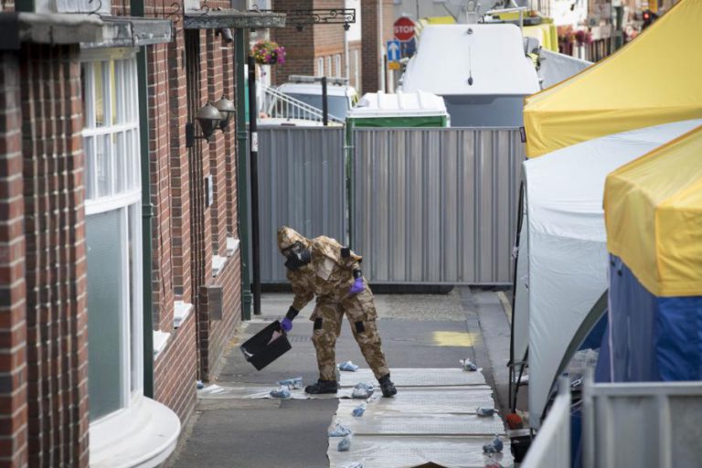 JUIZ BRITÂNICO INICIA INQUÉRITO À MORTE DA MULHER ENVENENADA POR NOVICHOK