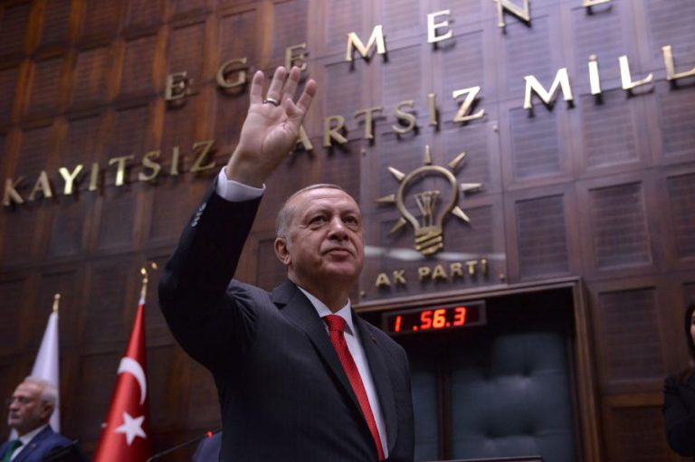 ERDOGAN TOMA POSSE COMO PRESIDENTE DA TURQUIA COM PLENOS PODERES EXECUTIVOS