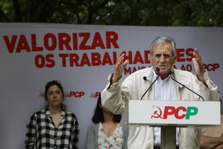 PCP DIZ QUE PRIORIDADE É EVITAR EMPOBRECIMENTO E NÃO O ACORDO COM O PS