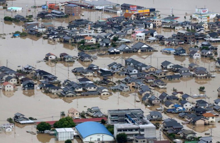 VÍTIMAS DE INUNDAÇÕES NO JAPÃO SOBEM PARA 44 MORTOS E 21 DESAPARECIDOS