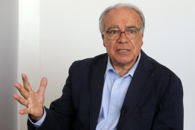 CARVALHO DA SILVA RECONHECE NECESSIDADE DE DUAS LEGISLATURAS PARA INVERTER AUSTERIDADE