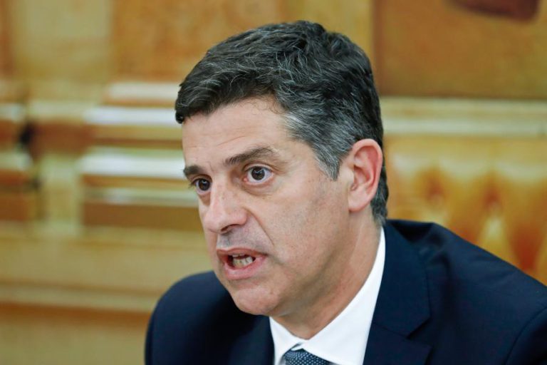 GOVERNO LANÇA NA 4.ª FEIRA LINHAS DE 3.500MEURO DE APOIOS ÀS EMPRESAS
